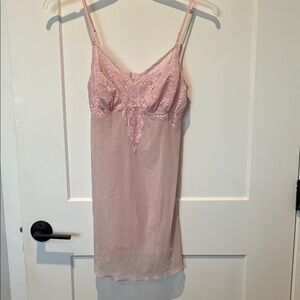 La Vie En Rose Pink Lace chemise. B8